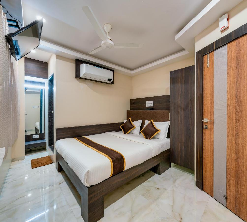 Hotel Aatithya Satkar Near Mahalaxmi Temple Kolhapur Dış mekan fotoğraf