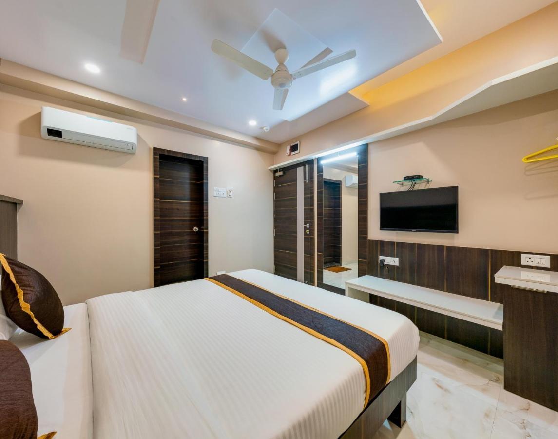 Hotel Aatithya Satkar Near Mahalaxmi Temple Kolhapur Dış mekan fotoğraf