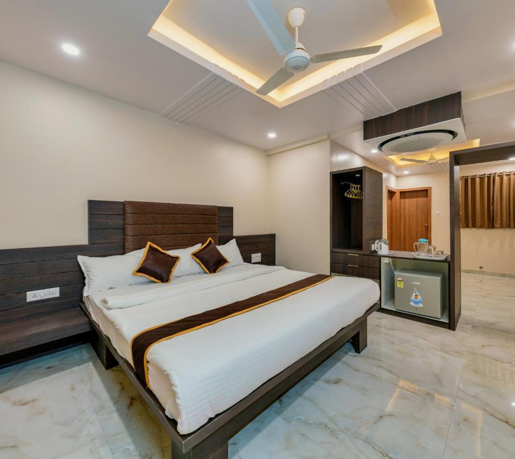 Hotel Aatithya Satkar Near Mahalaxmi Temple Kolhapur Dış mekan fotoğraf